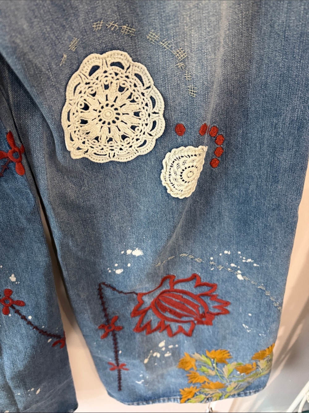 Embroidered Blue Denim Wide-Leg Jeans with Floral Appliqué - Picture 4 of 6